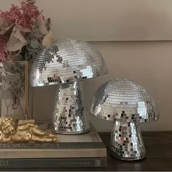 Super cute disco ball mirrored mushroom - Picture 3 of 5